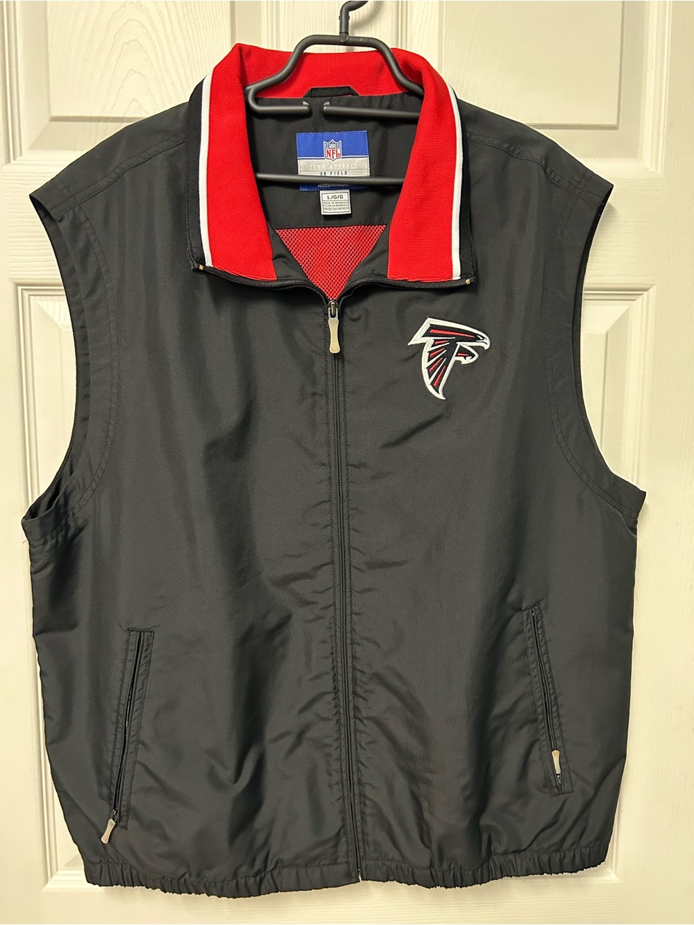 NFL Atlanta Falcons Black and Red Sleeveless Zip Vest Large